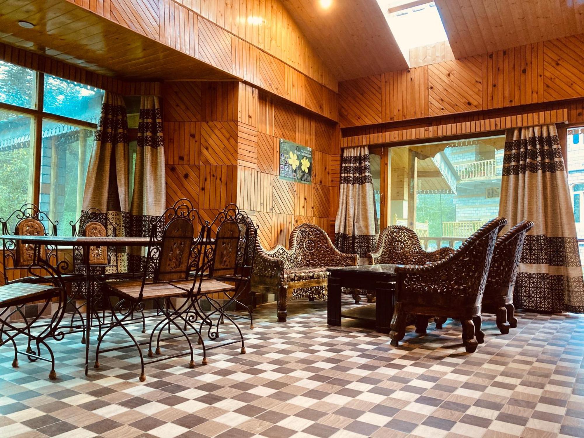 Woods Villa Cottage, Manali Eksteriør billede