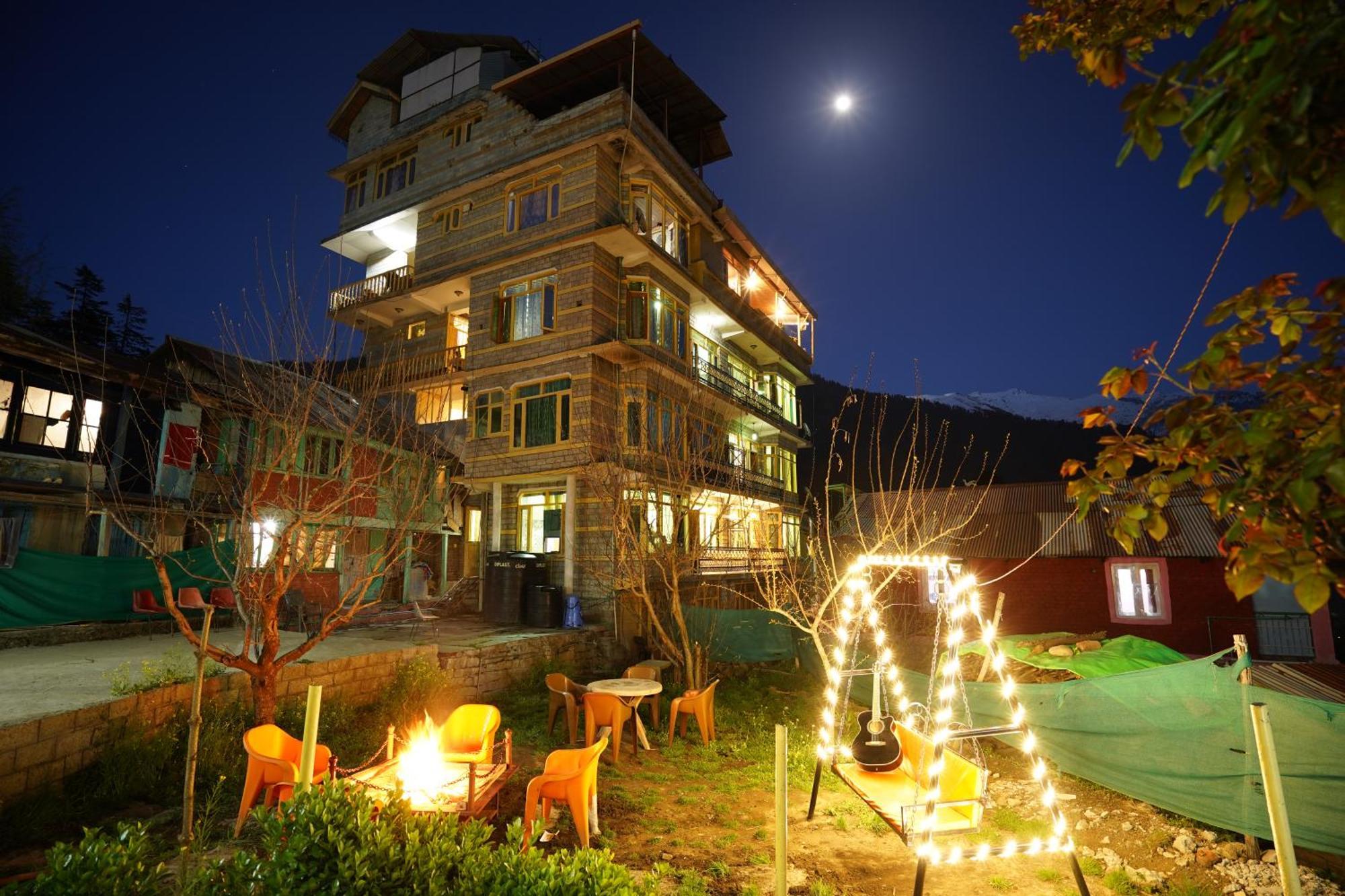 Woods Villa Cottage, Manali Eksteriør billede