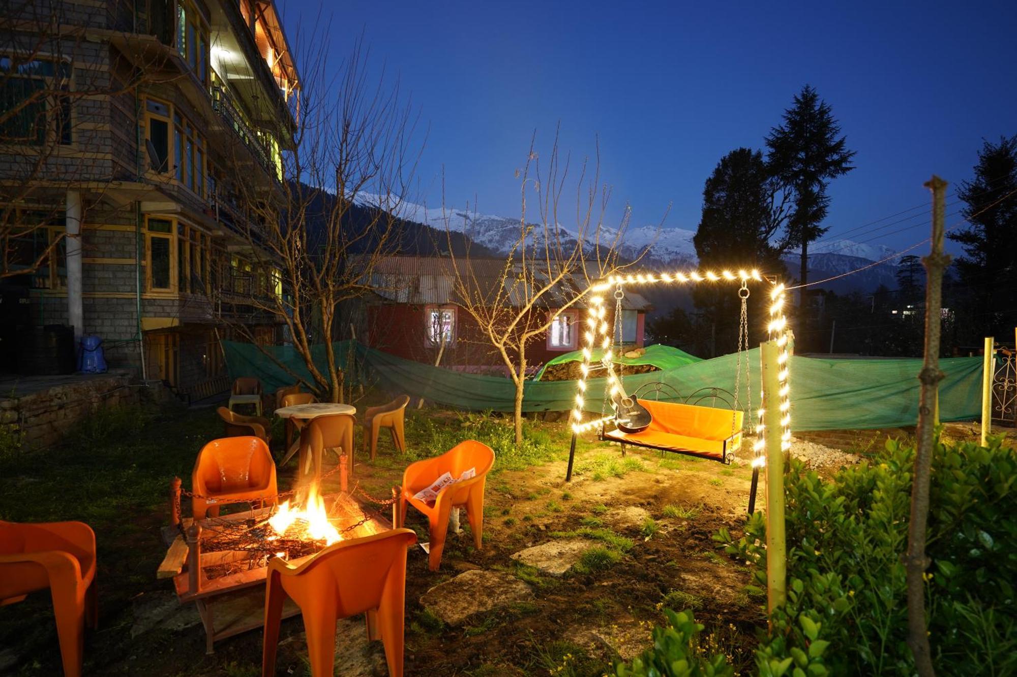 Woods Villa Cottage, Manali Eksteriør billede