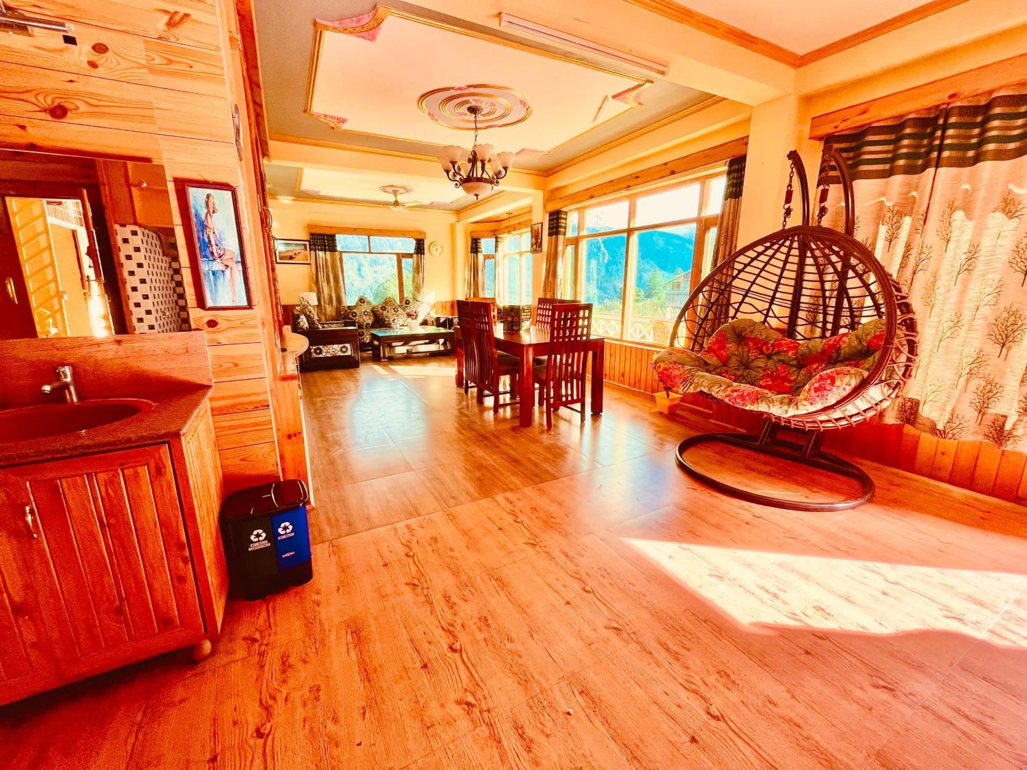 Woods Villa Cottage, Manali Eksteriør billede
