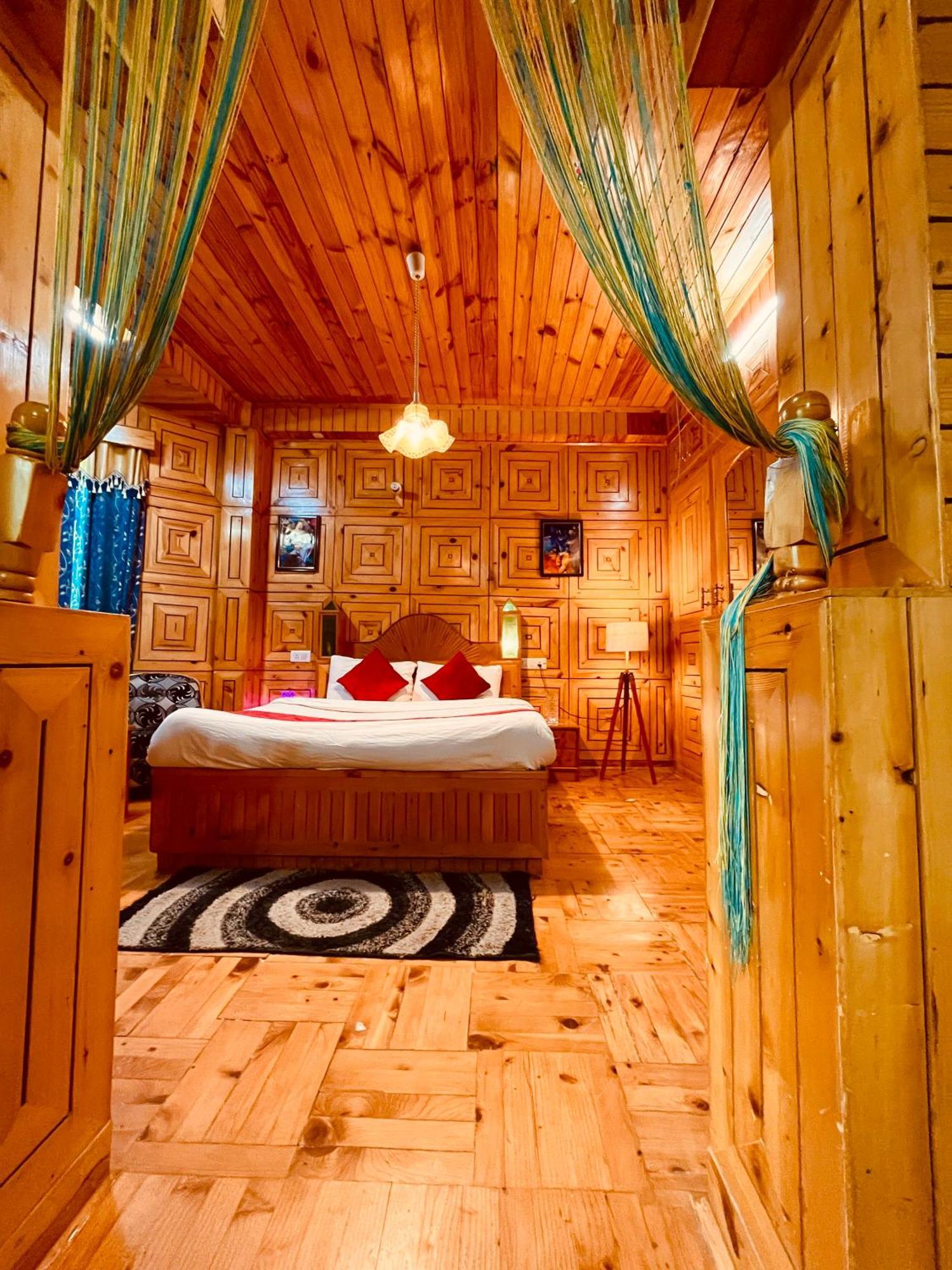Woods Villa Cottage, Manali Eksteriør billede