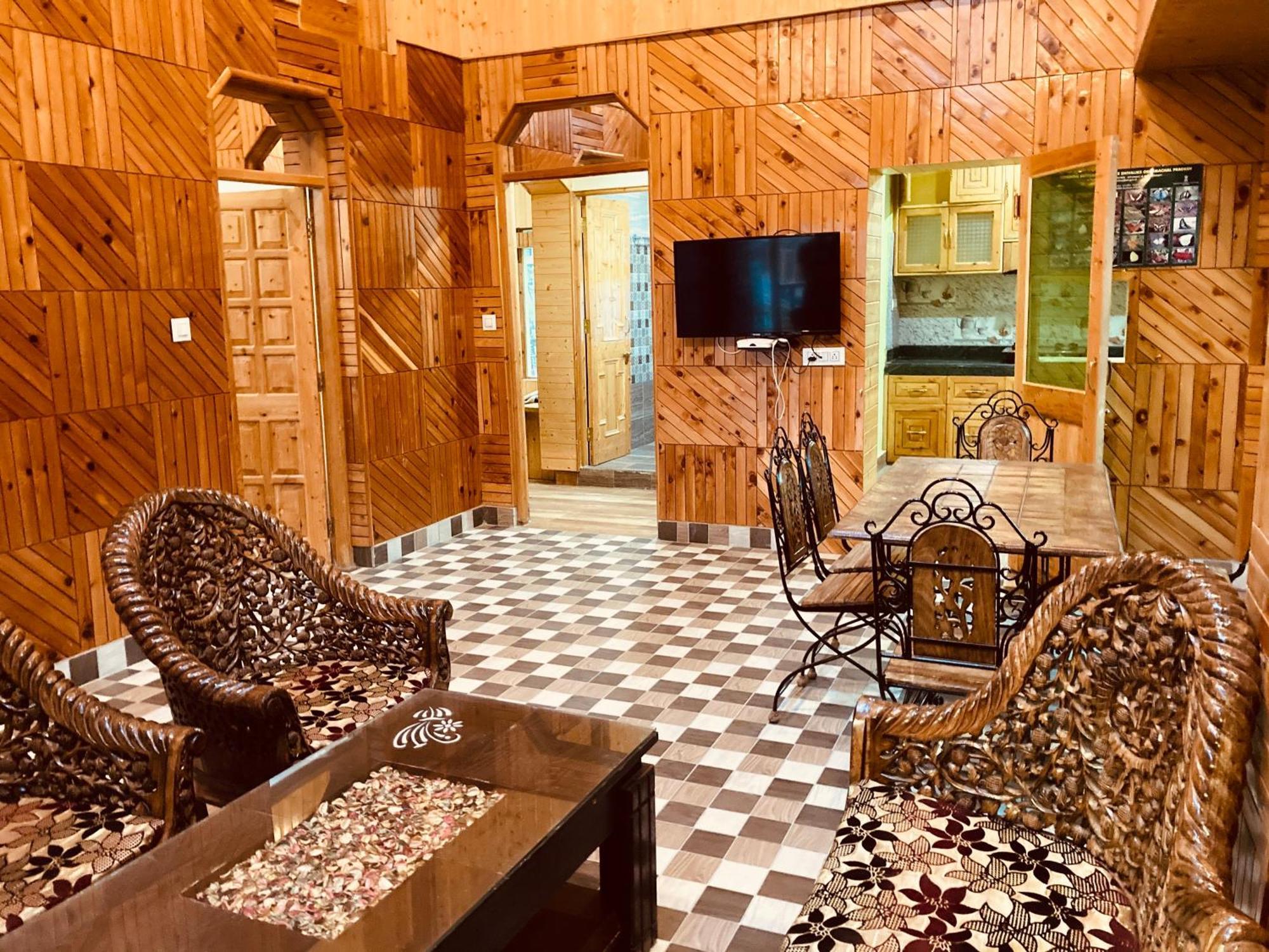 Woods Villa Cottage, Manali Eksteriør billede