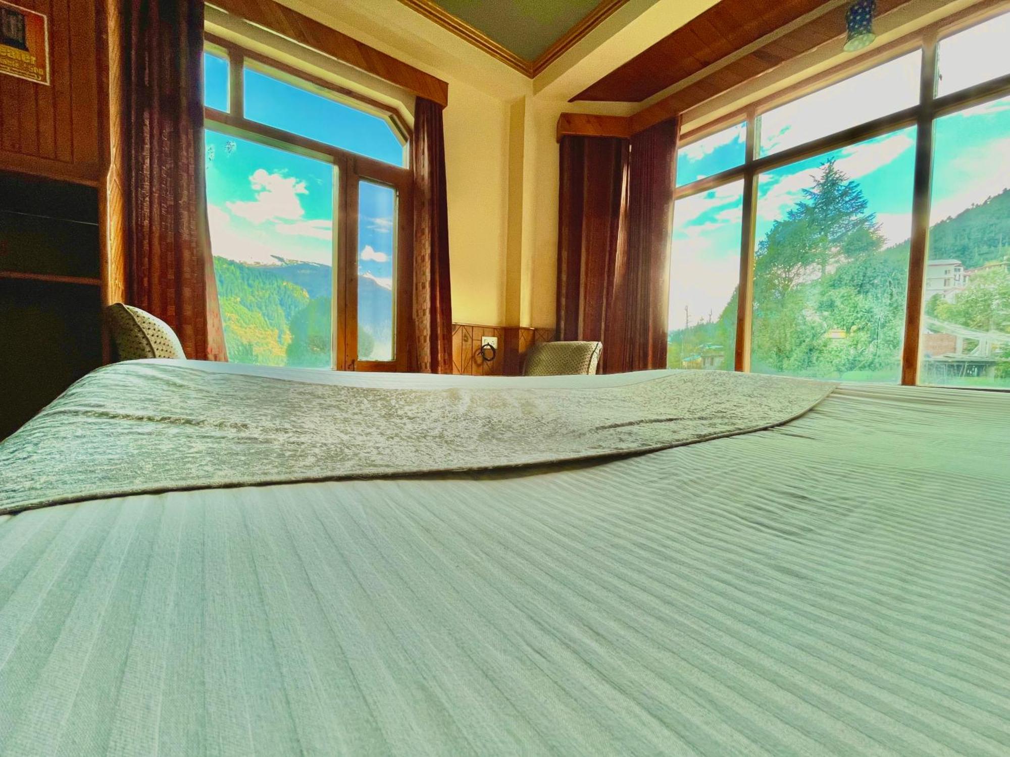 Woods Villa Cottage, Manali Eksteriør billede