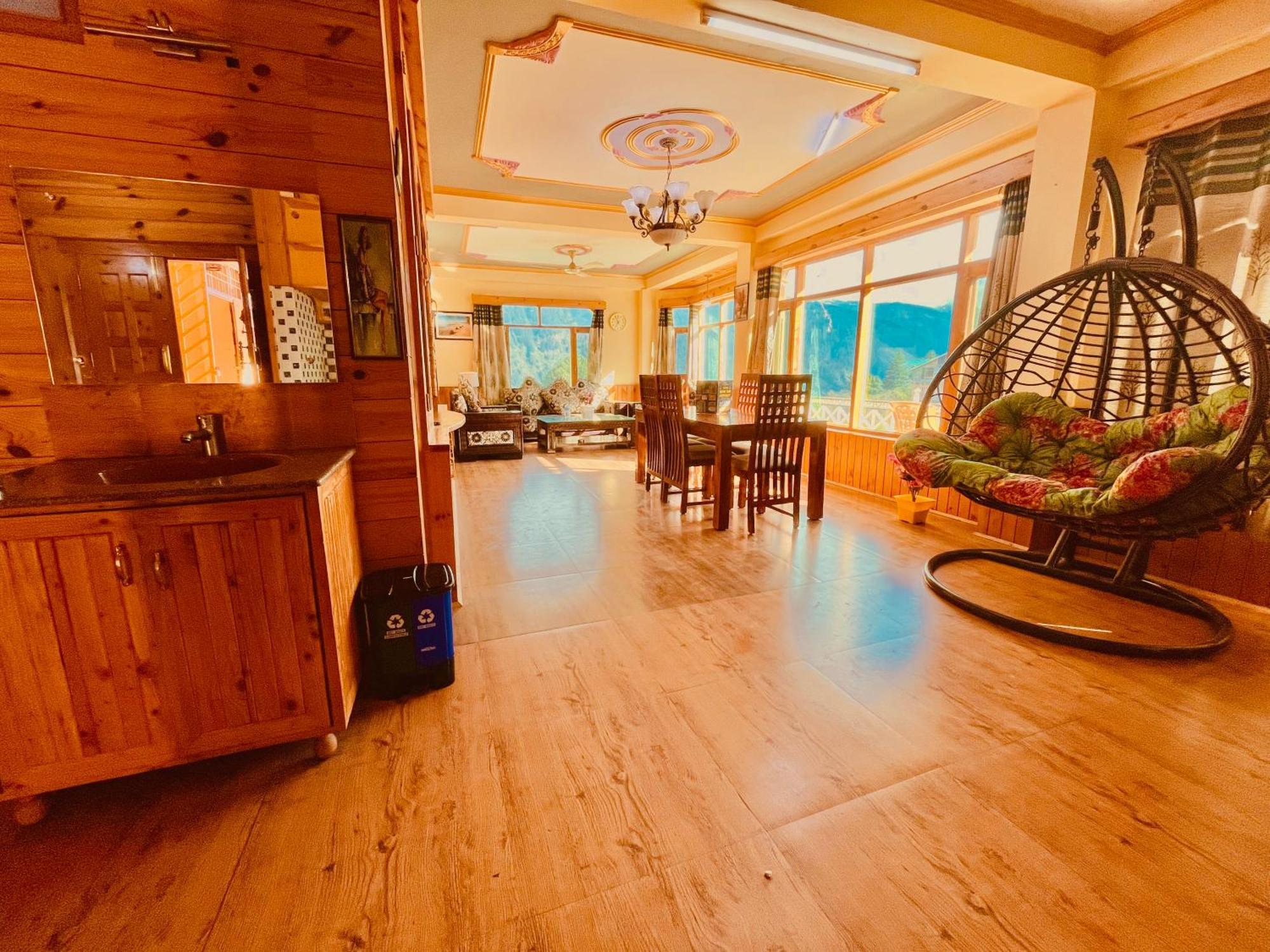 Woods Villa Cottage, Manali Eksteriør billede